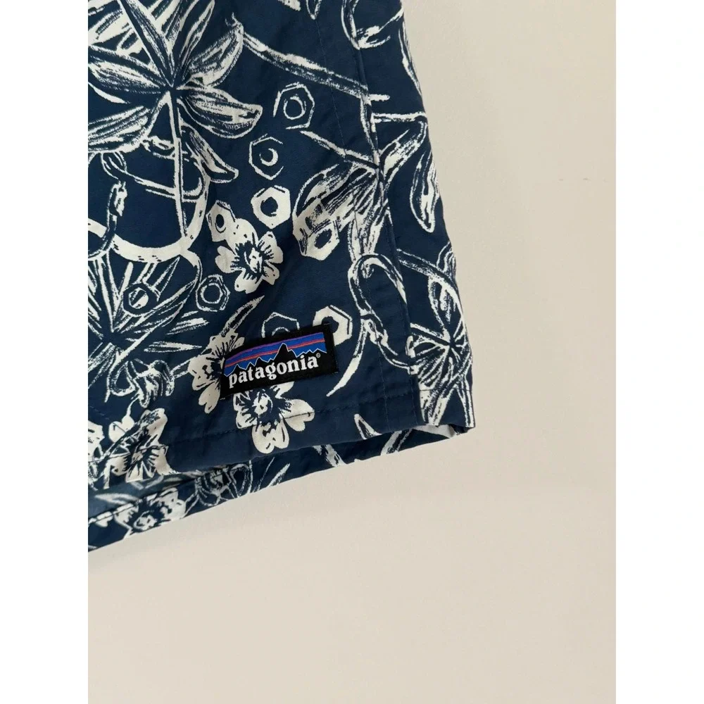 Patagonia Baggies Shorts Mens Medium Navy Blue Floral Print 5in Inseam